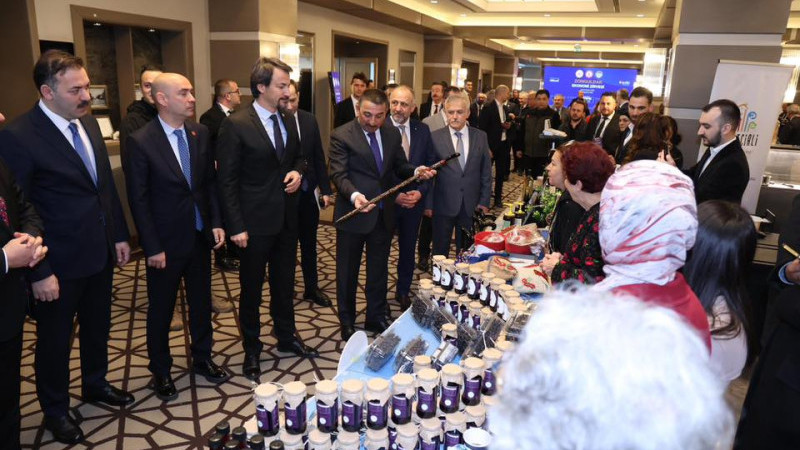 Ekonomi zirvesi, fuar ile start verdi
