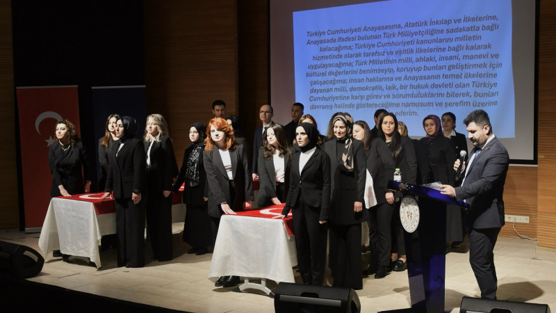 Yemin ederek memurluğa ilk adımı attılar